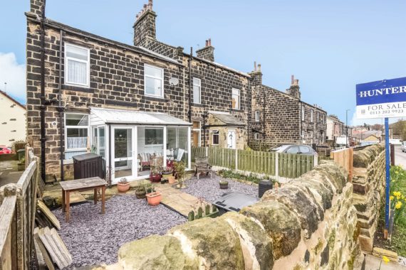 1 Bedroom End of Ter...